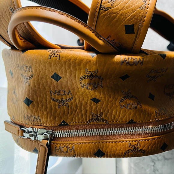 MCM Large Tricolor Backpack - Picture 8 of 10